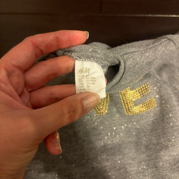 H&M gray & gold glitter & sequin “Love” ruffle hem sweater 12-18M EUC - Picture 3 of 3